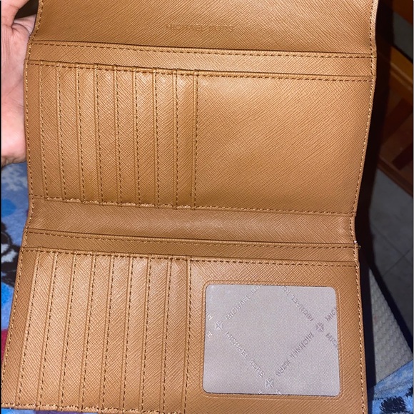 Michael Kors Wallet - Picture 2 of 3